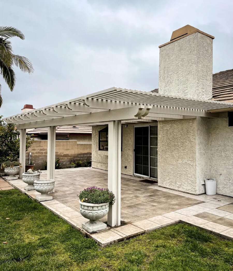 House with roofing design